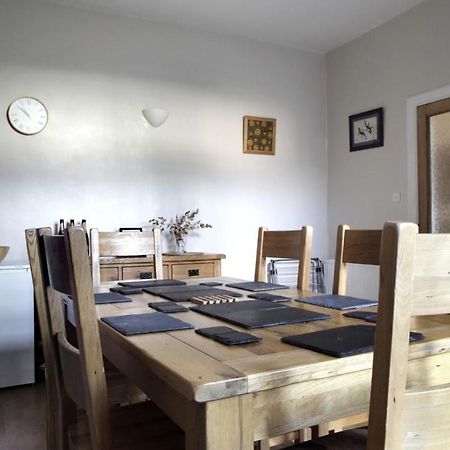 Central And Spacious 2 Bedroom Flat With Garden Edinburgh Luaran gambar