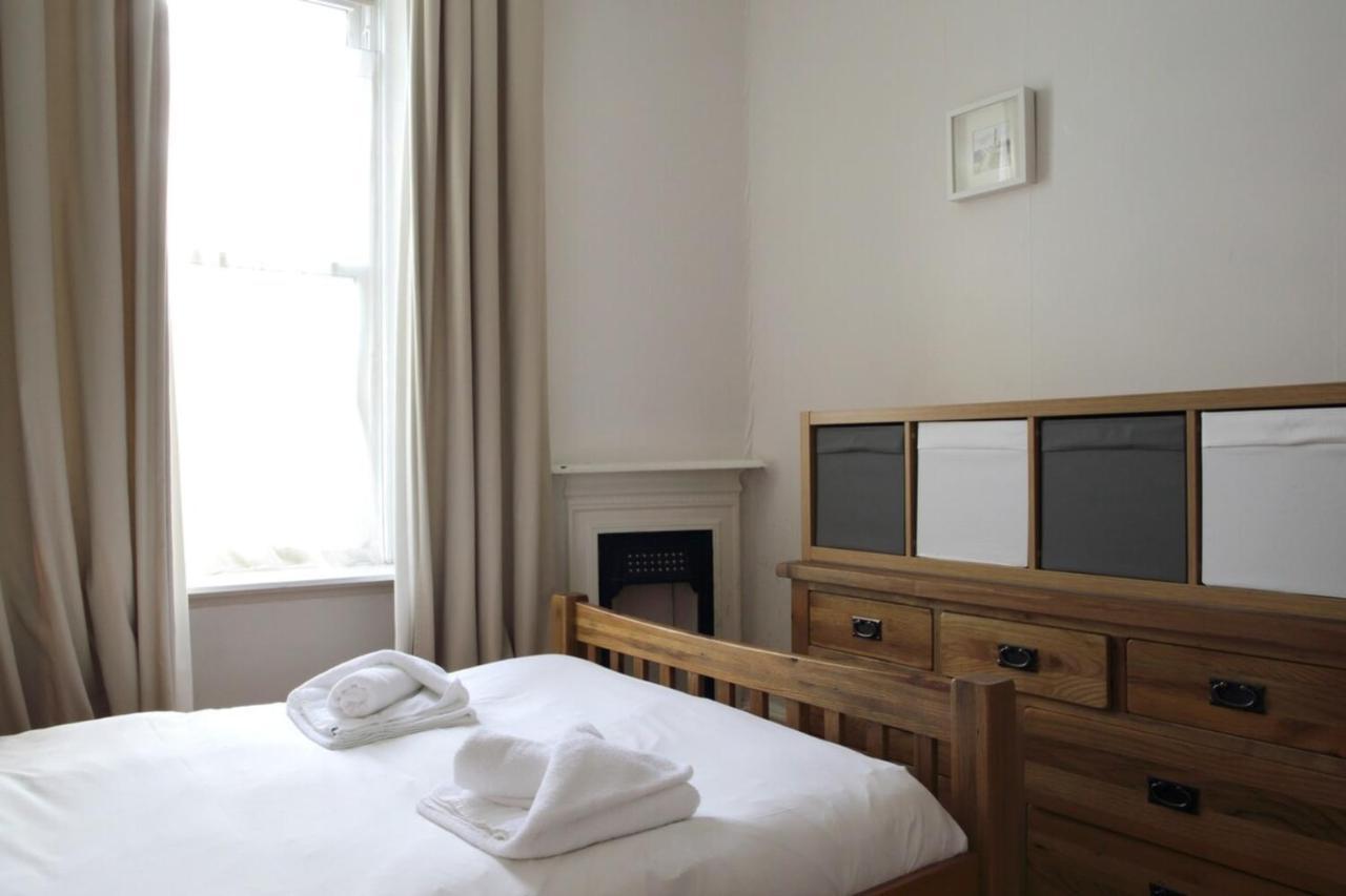 Central And Spacious 2 Bedroom Flat With Garden Edinburgh Luaran gambar