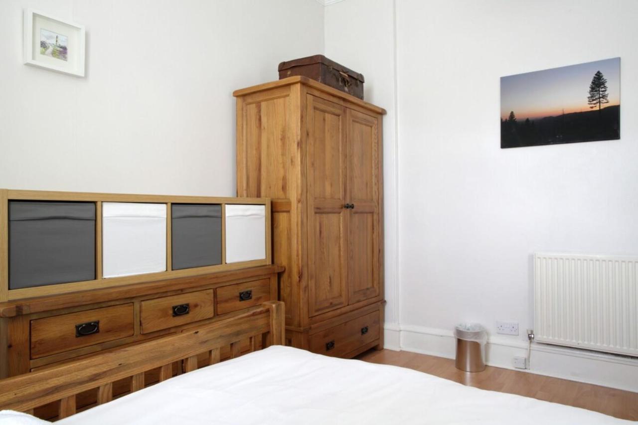 Central And Spacious 2 Bedroom Flat With Garden Edinburgh Luaran gambar