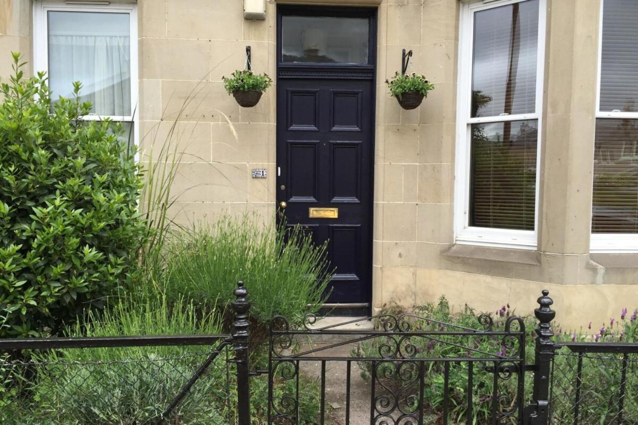 Central And Spacious 2 Bedroom Flat With Garden Edinburgh Luaran gambar