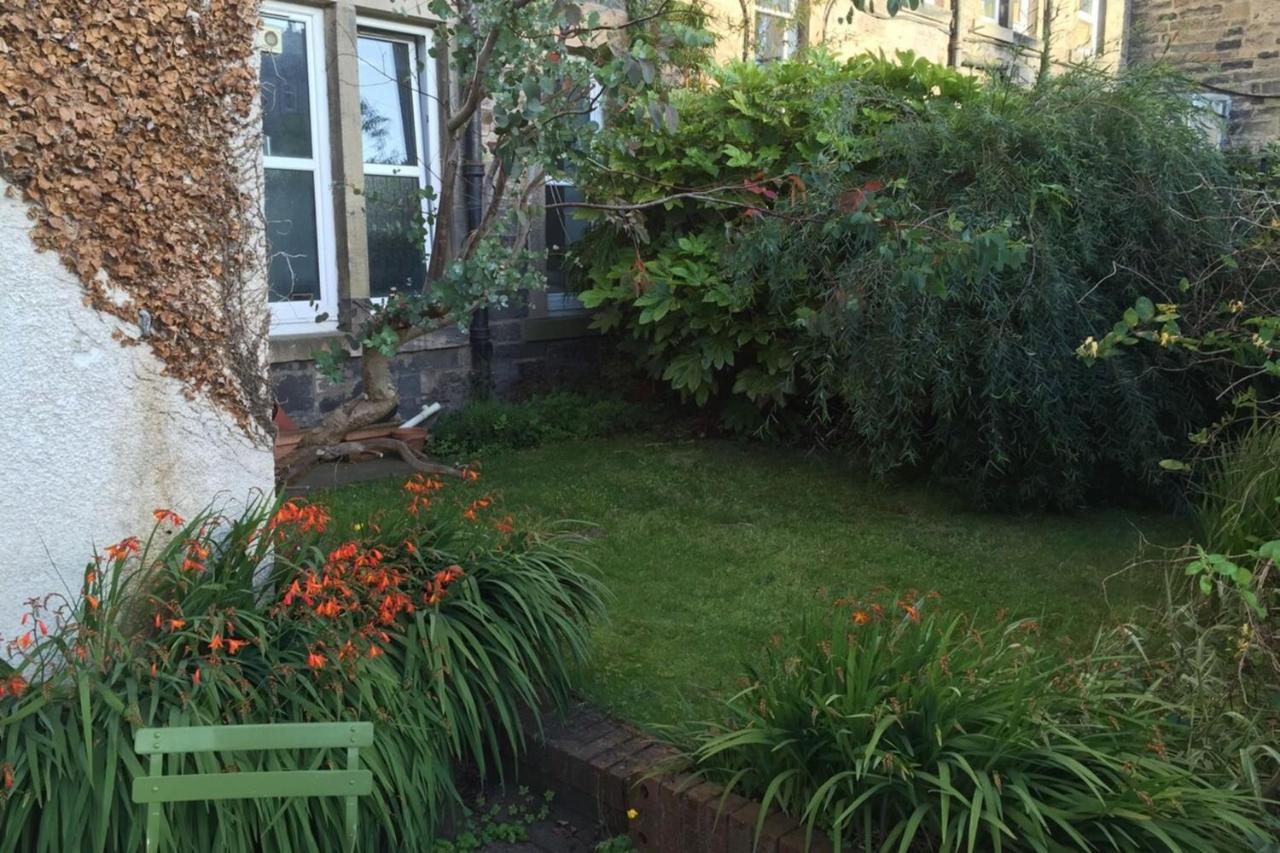 Central And Spacious 2 Bedroom Flat With Garden Edinburgh Luaran gambar
