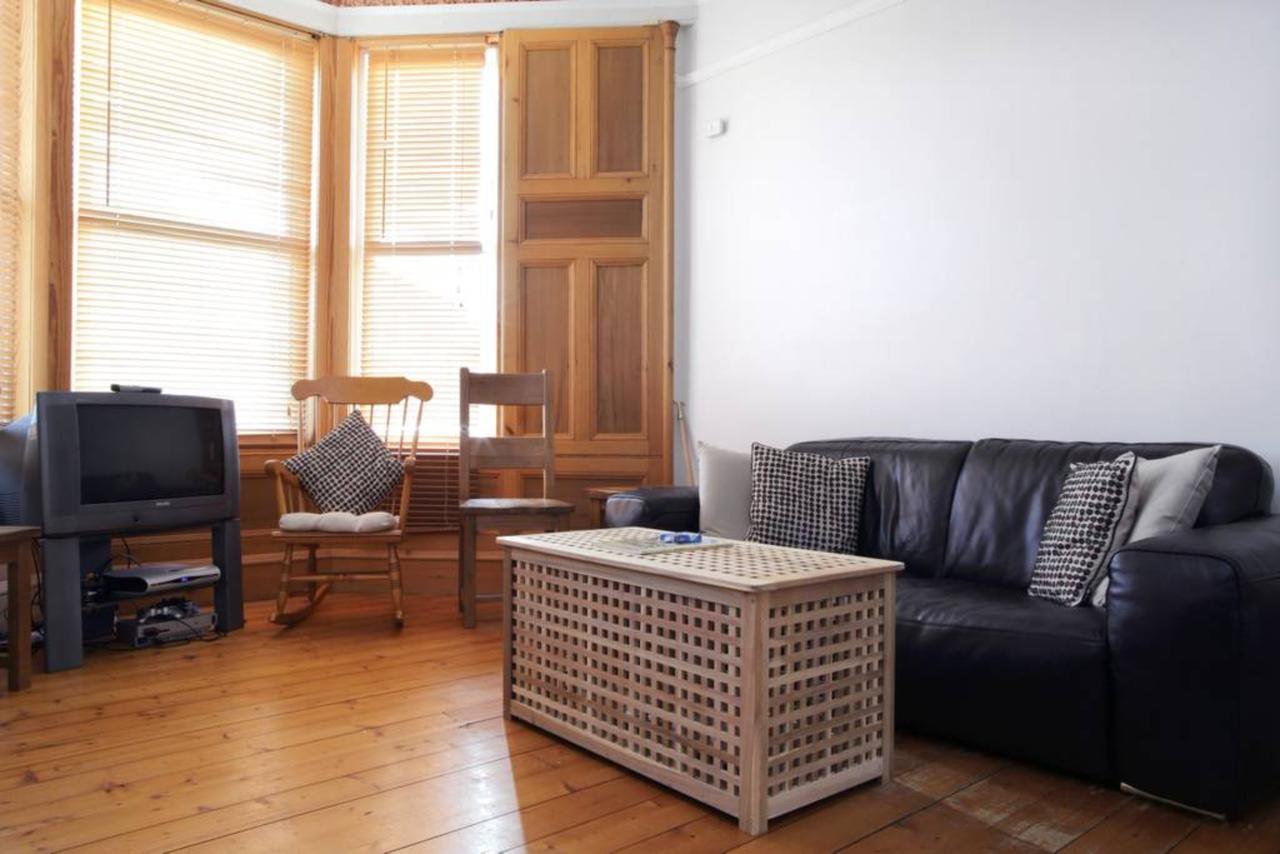 Central And Spacious 2 Bedroom Flat With Garden Edinburgh Luaran gambar